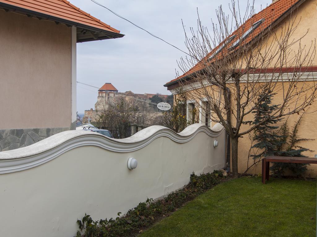 Amadeus Vendeghaz Hotel Esztergom Bagian luar foto