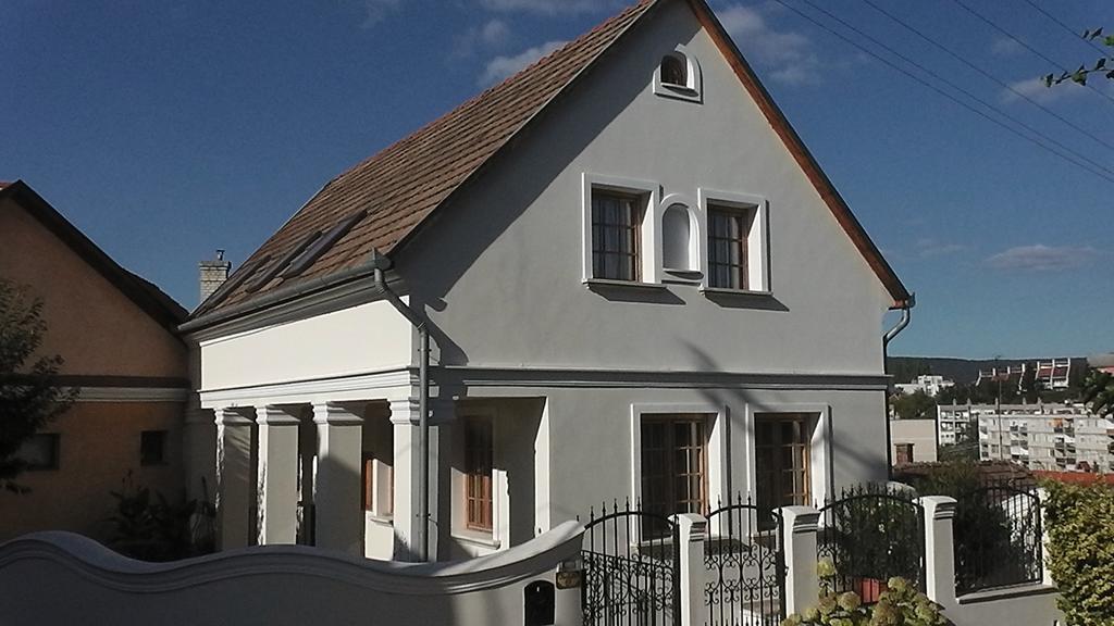 Amadeus Vendeghaz Hotel Esztergom Bagian luar foto